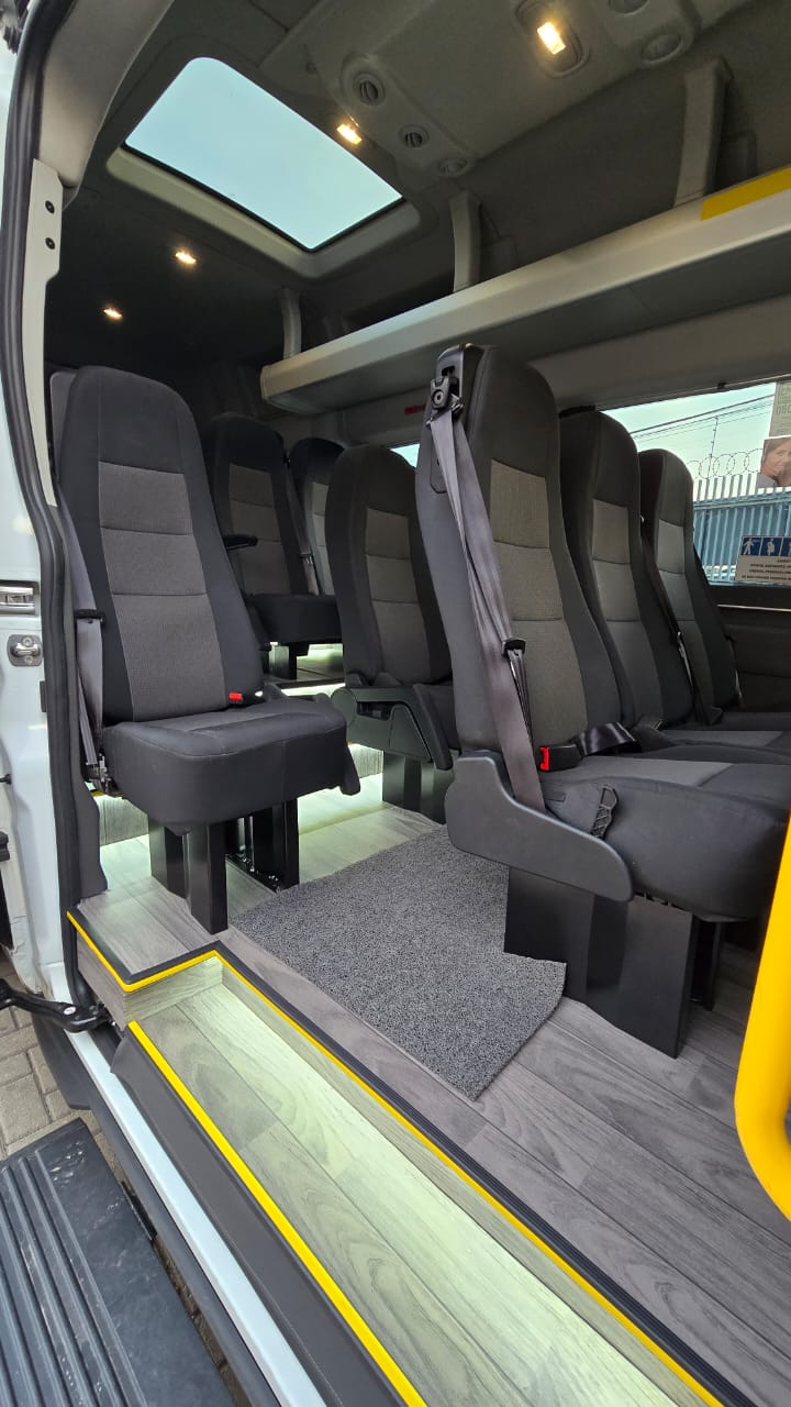 Van 17 Lugares - Interior