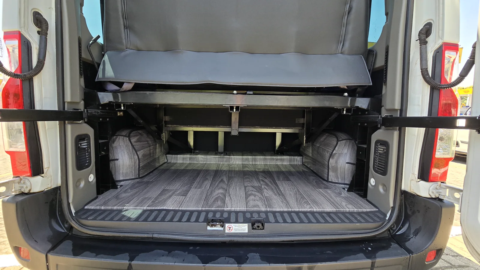 Bagageiro da Renault Master executiva de 15 lugares