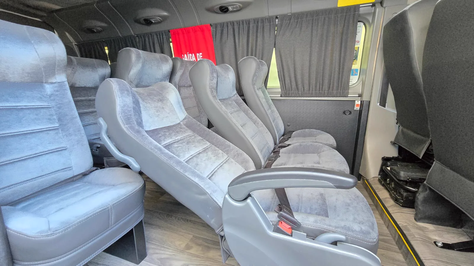 Poltronas da Renault Master executiva de 15 lugares